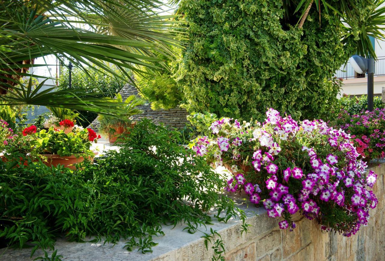 Bed and Breakfast Trullo Giardino Fiorito Альберобелло Экстерьер фото