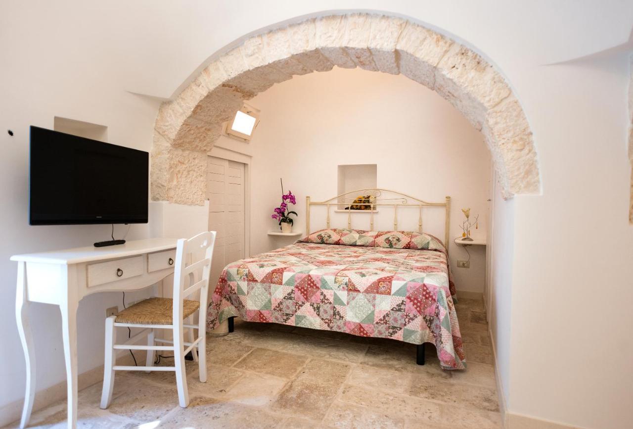 Bed and Breakfast Trullo Giardino Fiorito Альберобелло Экстерьер фото