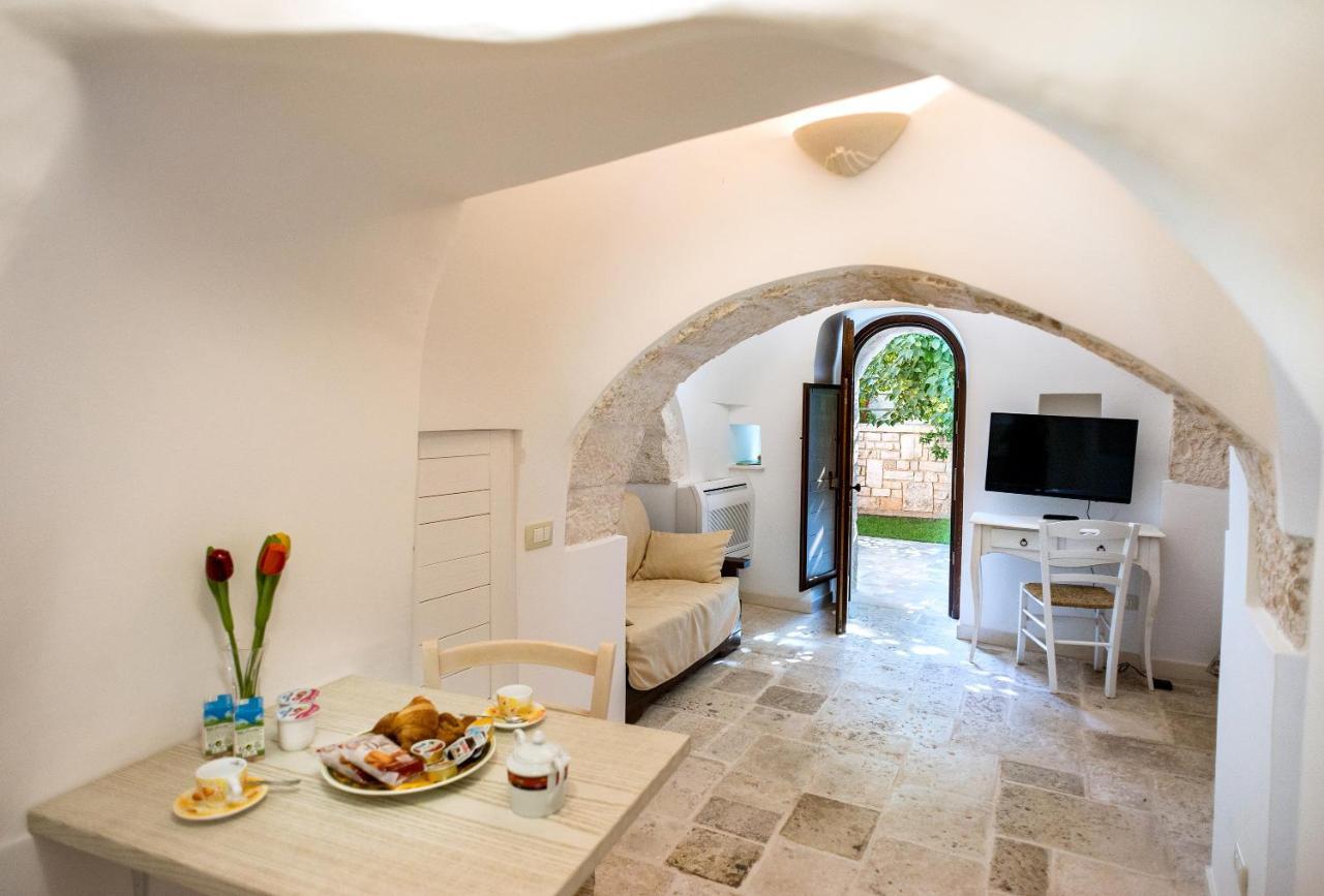 Bed and Breakfast Trullo Giardino Fiorito Альберобелло Экстерьер фото